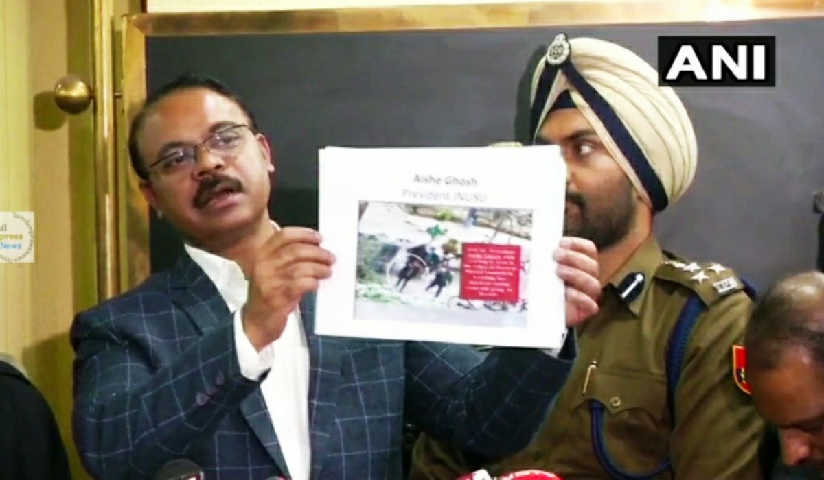 டெல்லியில் பல்கலைக்கழகத்தில் வன்முறையில் ஈடுபட்ட 9 நபர்களின்புகைப்படங்கள் போலீசாரால் வெளியிடப்பட்டது