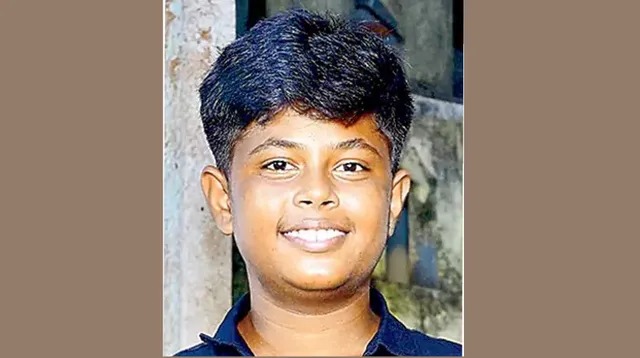 பிரிட்ஜை திறக்கும்போது மின்சாரம் தாக்கி சிறுவன் பலி