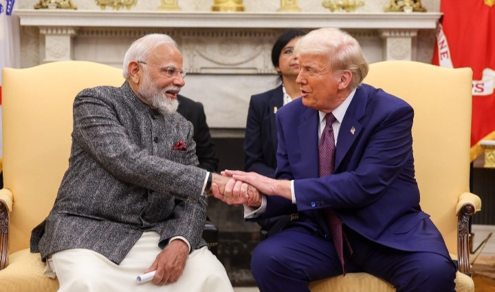 பிரதமர் நரேந்திர மோடி- அமெரிக்க அதிபர் டொனால்ட் ட்ரம்மை சந்தித்து பேச்சு வார்த்தை