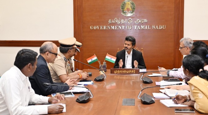 தமிழக முதலமைச்சர் ஜோசப் விஜய் தலைமைச் செயலாளர்- காவல்துறை தலைவர் மற்றும் உயர் அதிகாரிகளோடு ஆலோசனை நிகழ்த்தினார்..
