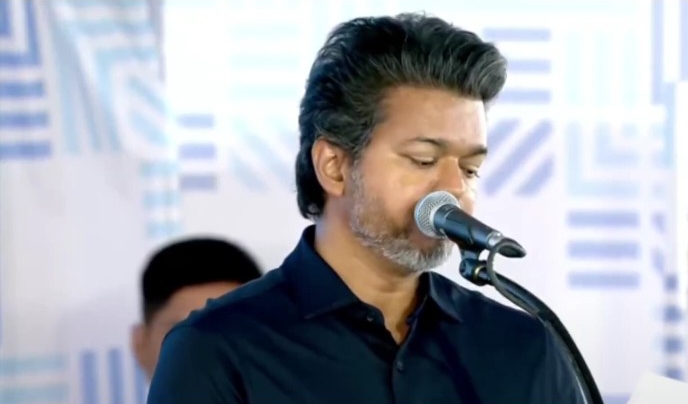  மதுரை- கோயம்புத்தூர் நகரங்களுக்கான மெட்ரோ ரயில் திட்டத்தை மத்திய அரசு மறு பரிசீலனை செய்து அனுமதி- பிரதமரிடம் தமிழக முதலமைச்சர் விஜய் று கோரிக்கை